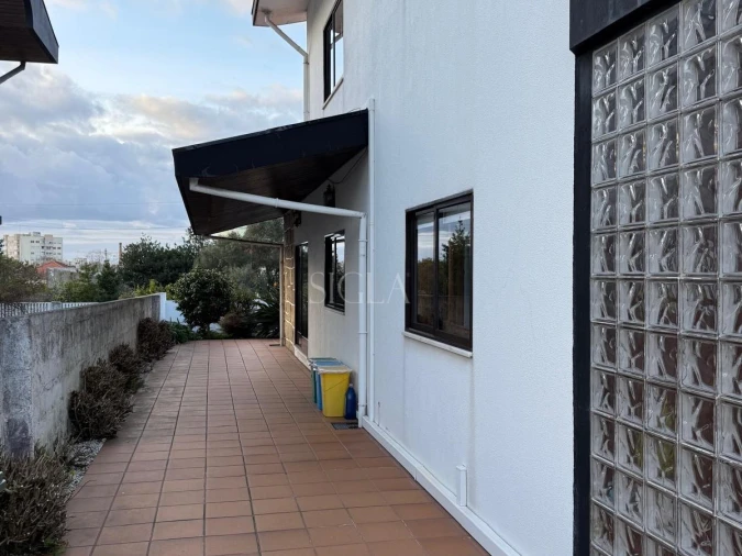 Moradia T4 para Venda em Santa Marinha e São Pedro da Afurada Foto 3