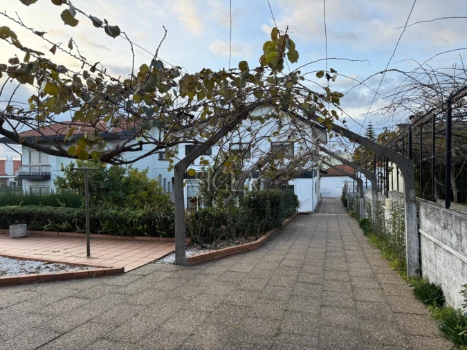 Moradia T4 para Venda em Santa Marinha e São Pedro da Afurada Foto 7