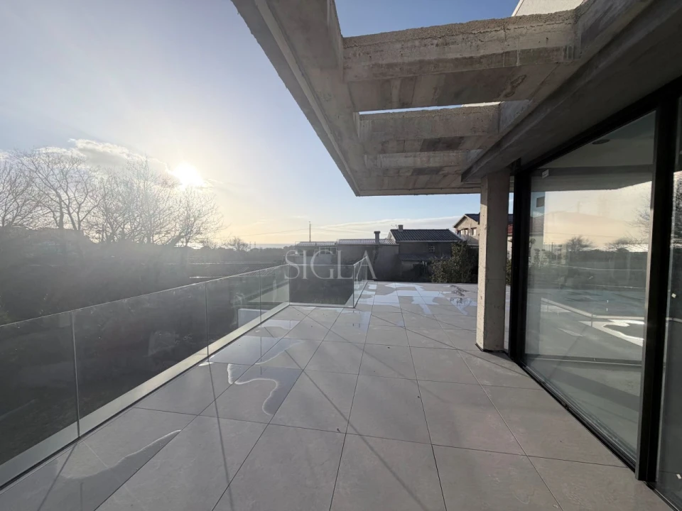 Moradia T4 para Venda em São Felix da Marinha Foto 7