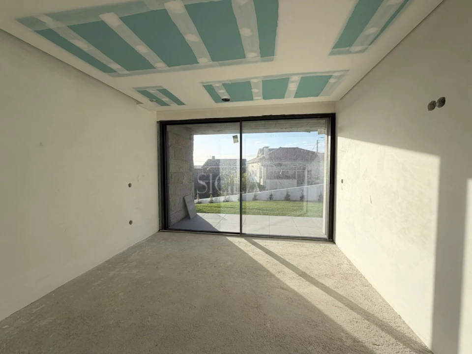 Moradia T4 para Venda em São Felix da Marinha Foto 17