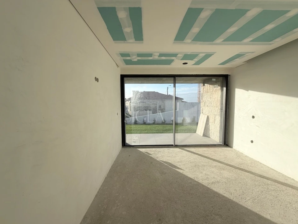 Moradia T4 para Venda em São Felix da Marinha Foto 19