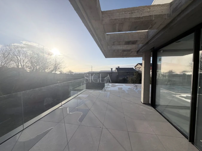 Moradia T4 para Venda em São Felix da Marinha Foto 7