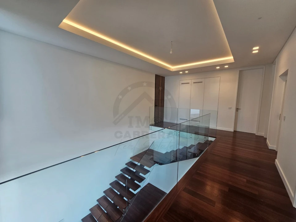 Moradia T3 para Venda em Calheta Foto 28