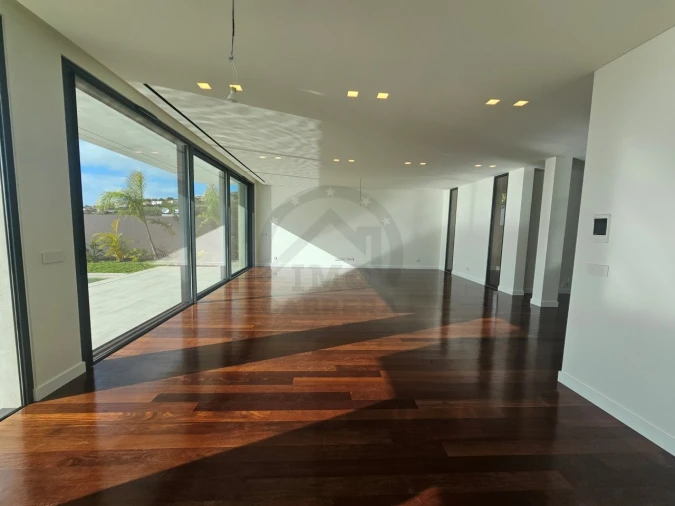 Moradia T3 para Venda em Calheta Foto 34