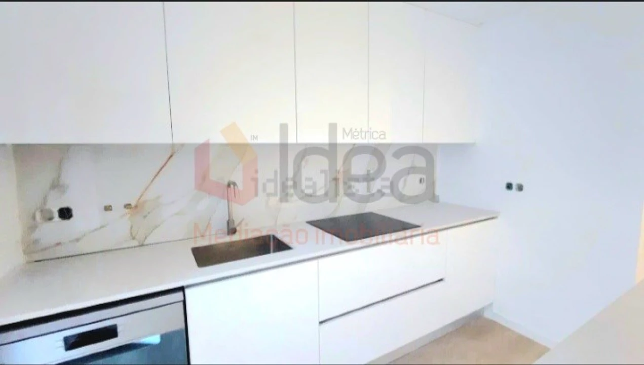 Apartamento T3 para Venda em Amora Foto 2