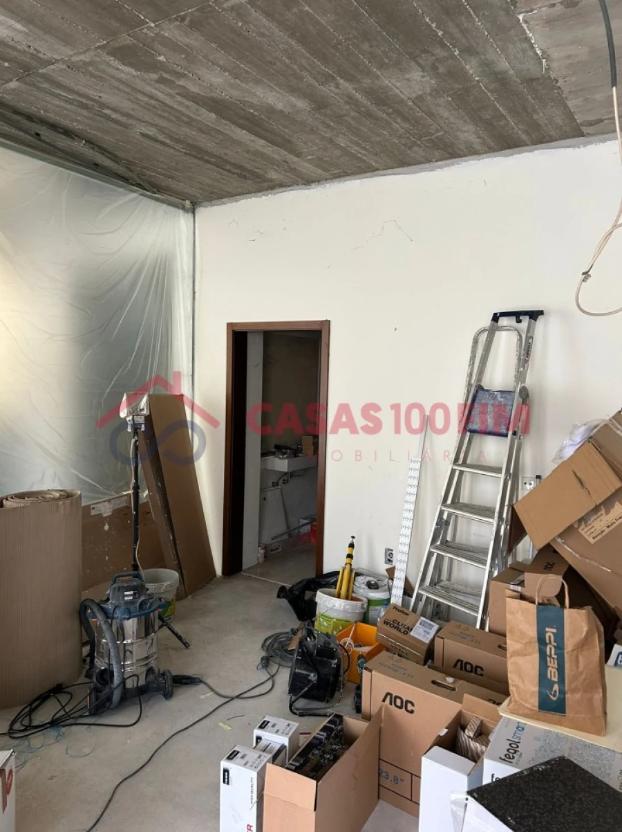 Loja para Venda em Vila Chã, Codal e Vila Cova de Perrinho Foto 10