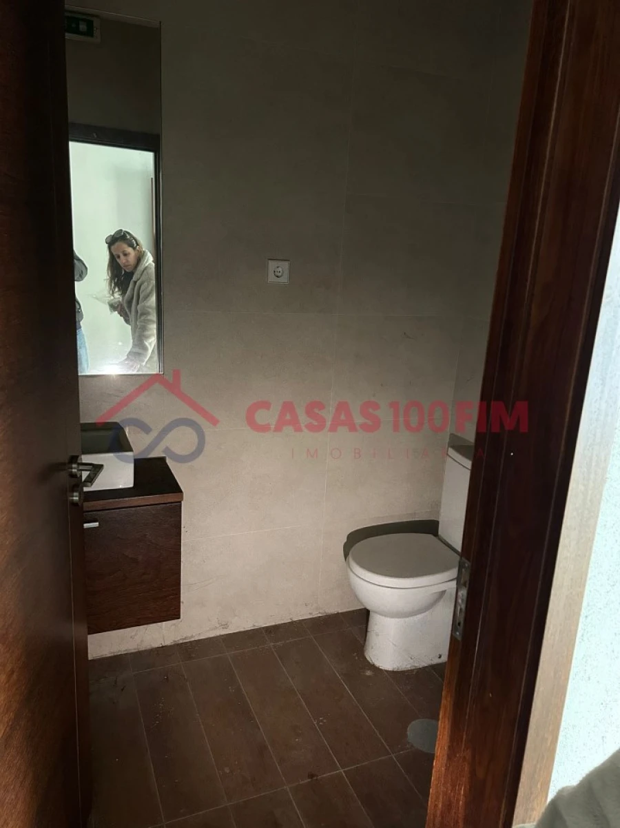 Loja para Venda em Vila Chã, Codal e Vila Cova de Perrinho Foto 14