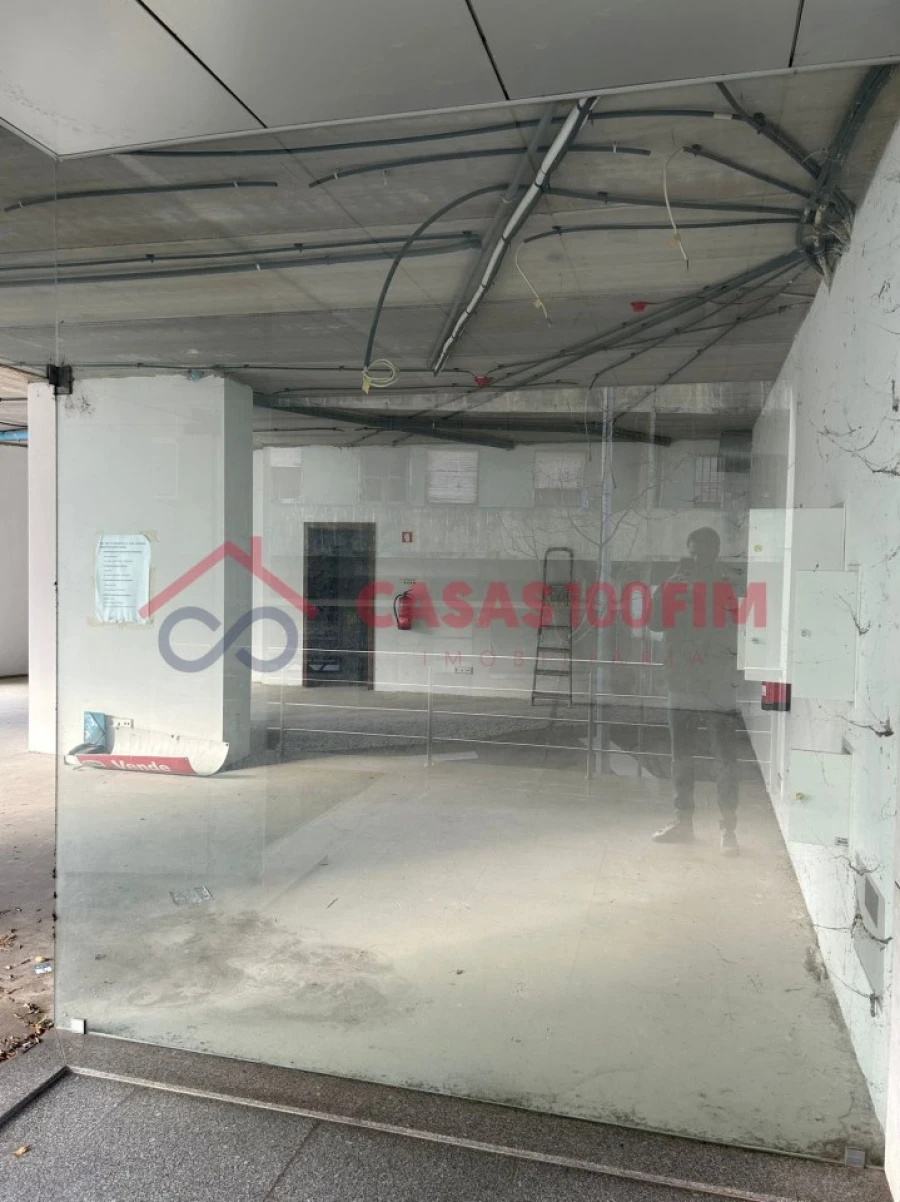 Loja para Venda em Vila Chã, Codal e Vila Cova de Perrinho Foto 9