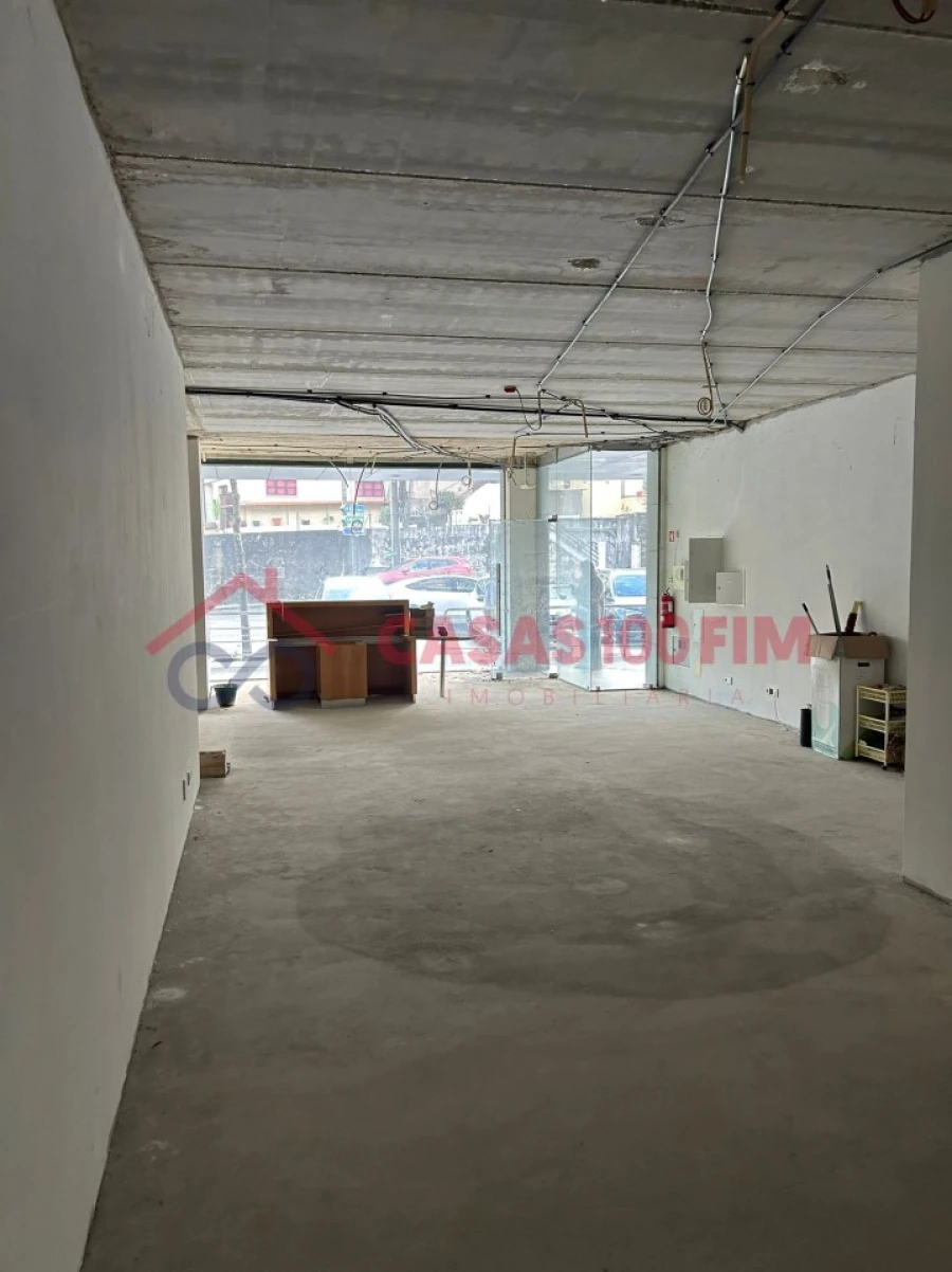 Loja para Venda em Vila Chã, Codal e Vila Cova de Perrinho Foto 12