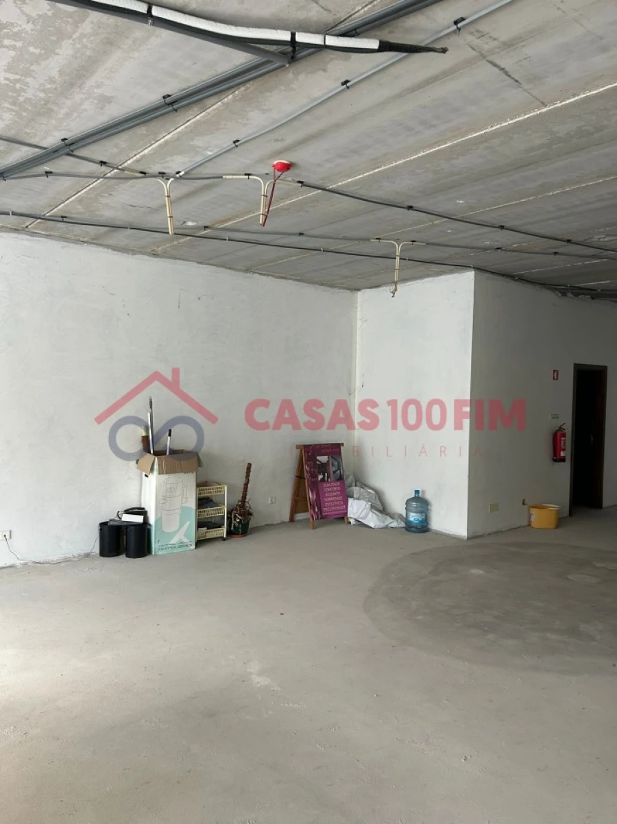 Loja para Venda em Vila Chã, Codal e Vila Cova de Perrinho Foto 13