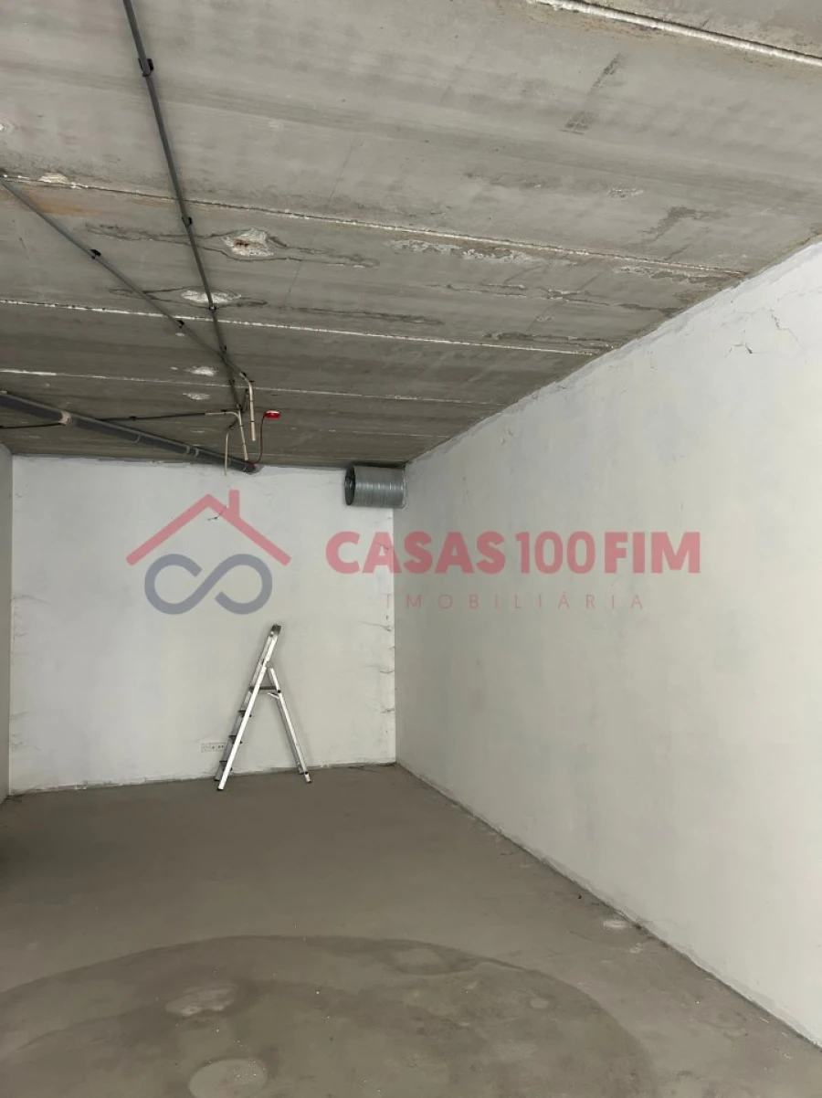 Loja para Venda em Vila Chã, Codal e Vila Cova de Perrinho Foto 24