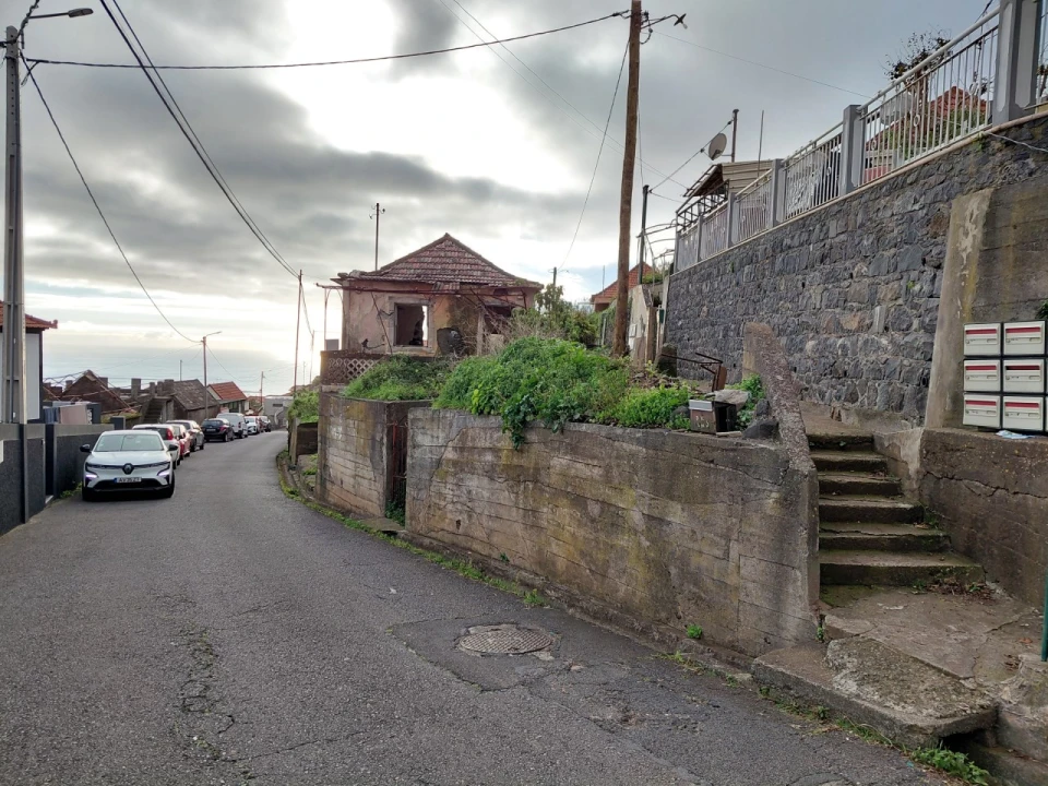 Moradia T2 para Venda em Canhas Foto 11