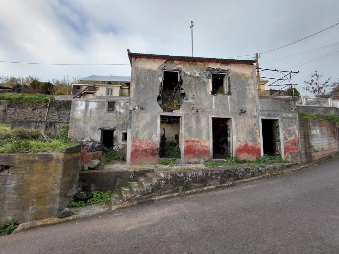 Moradia T2 para Venda em Canhas Foto 3