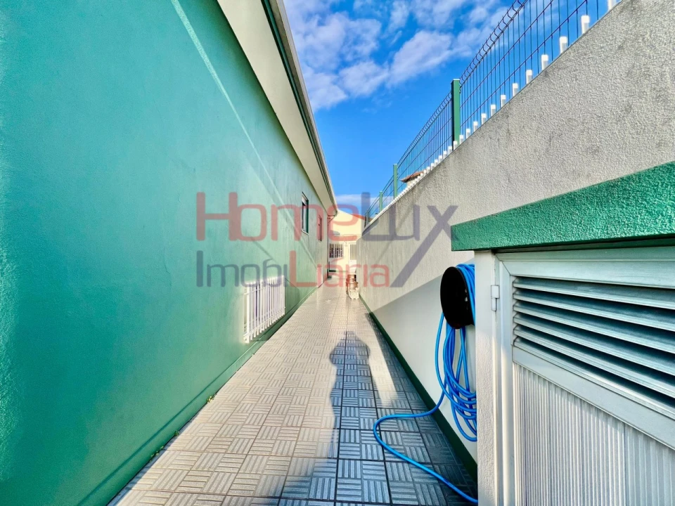 Moradia T4 para Venda em Fânzeres e São Pedro da Cova Foto 16