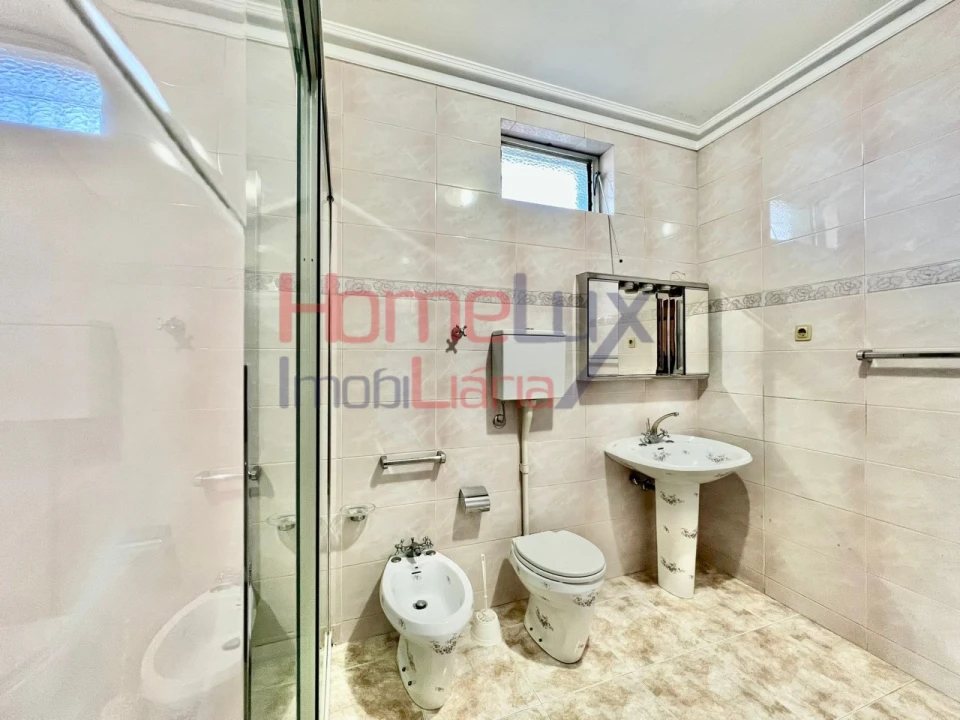 Moradia T4 para Venda em Fânzeres e São Pedro da Cova Foto 23