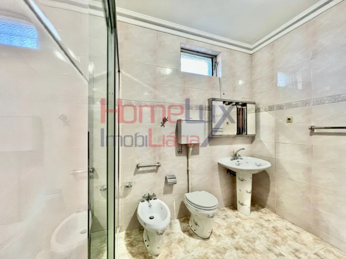 Moradia T4 para Venda em Fânzeres e São Pedro da Cova Foto 23