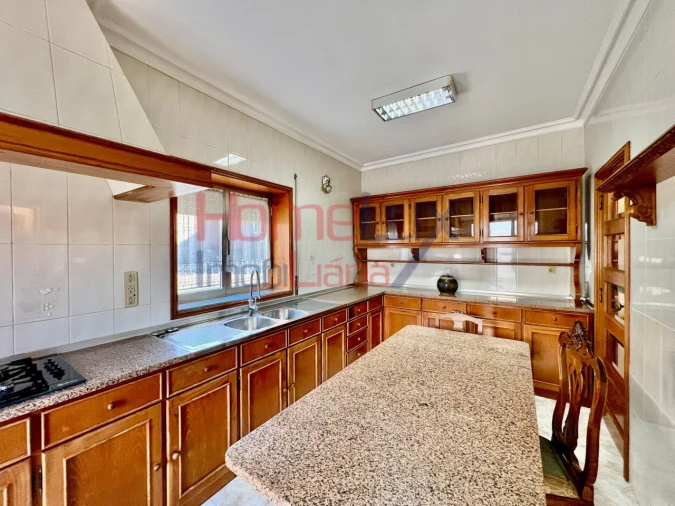 Moradia T4 para Venda em Fânzeres e São Pedro da Cova Foto 34