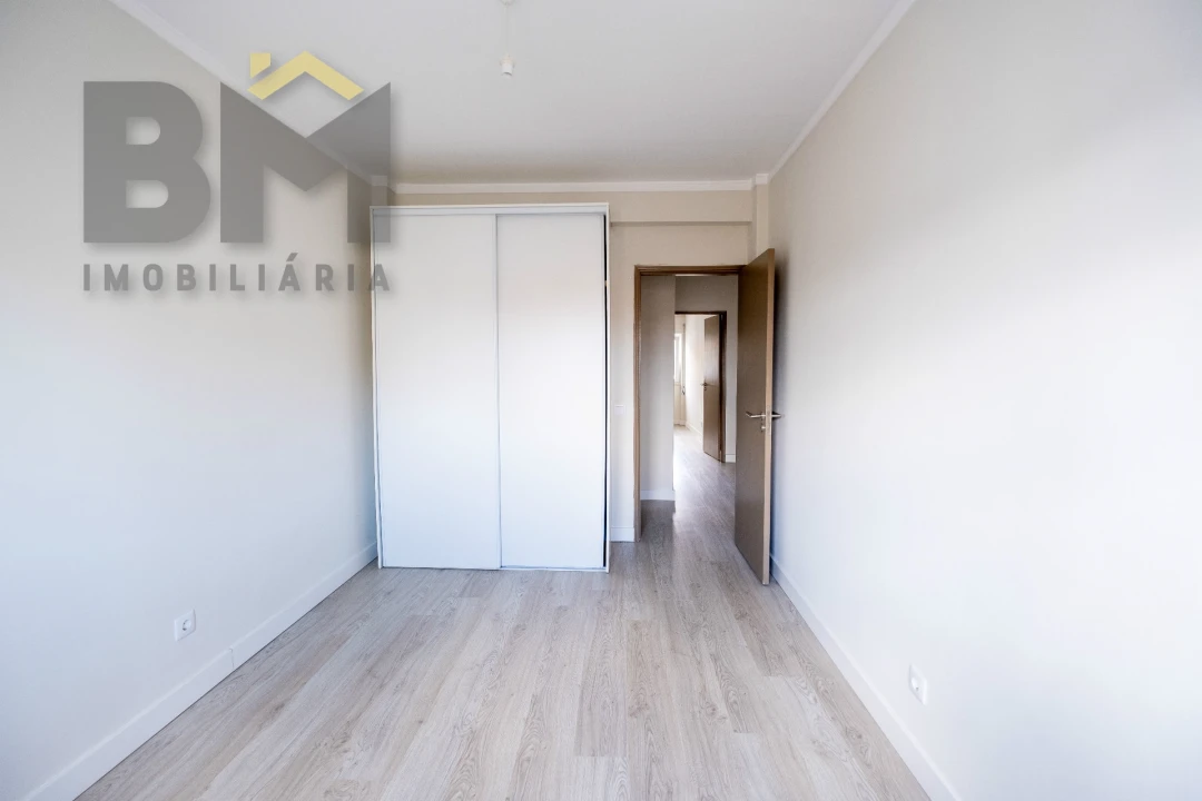 Apartamento T2 para Arrendamento em Castelo Branco Foto 10