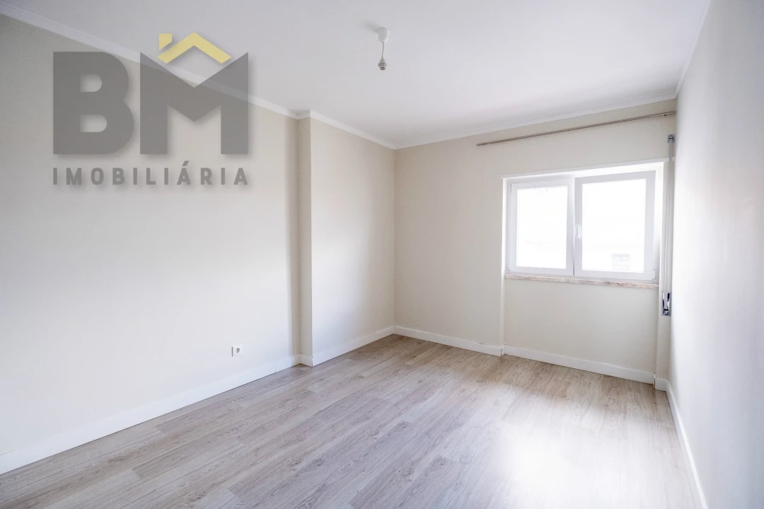 Apartamento T2 para Arrendamento em Castelo Branco Foto 13