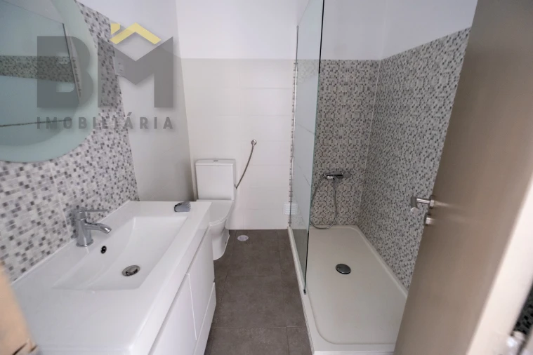 Apartamento T2 para Arrendamento em Castelo Branco Foto 22