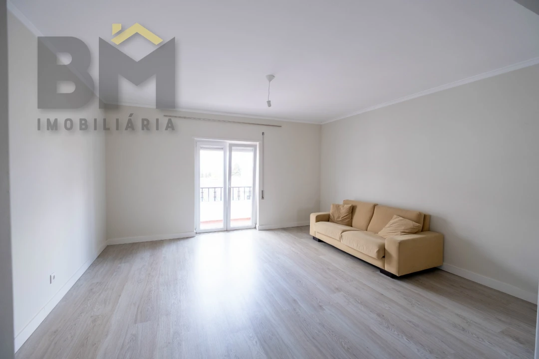 Apartamento T2 para Arrendamento em Castelo Branco Foto 8