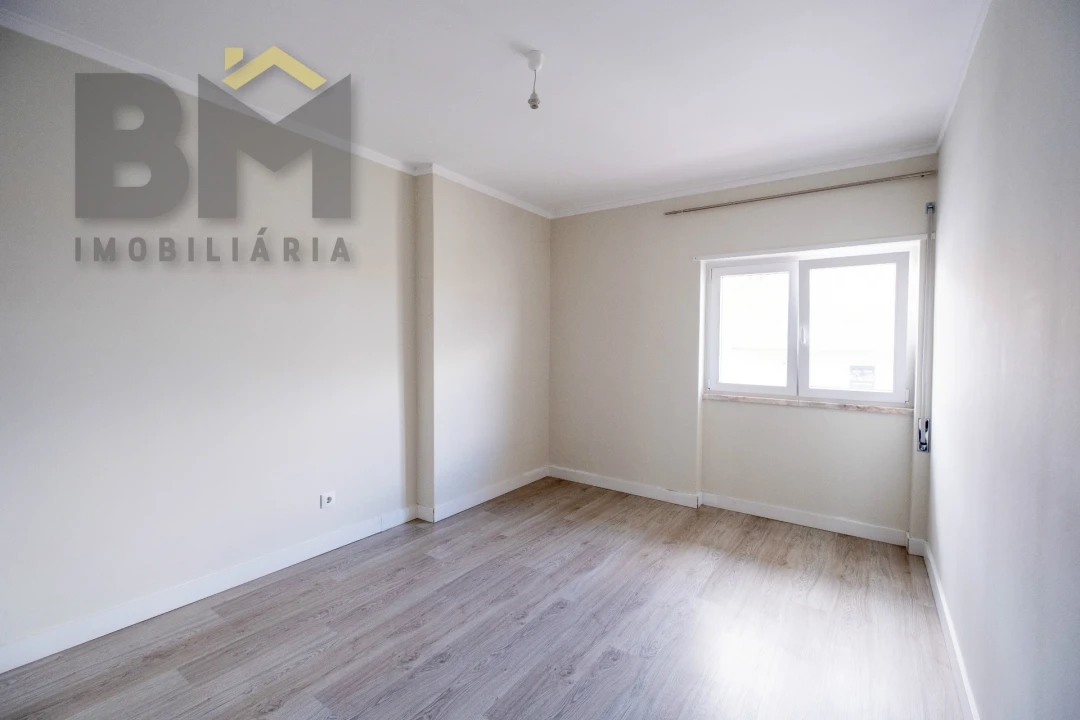 Apartamento T2 para Arrendamento em Castelo Branco Foto 12