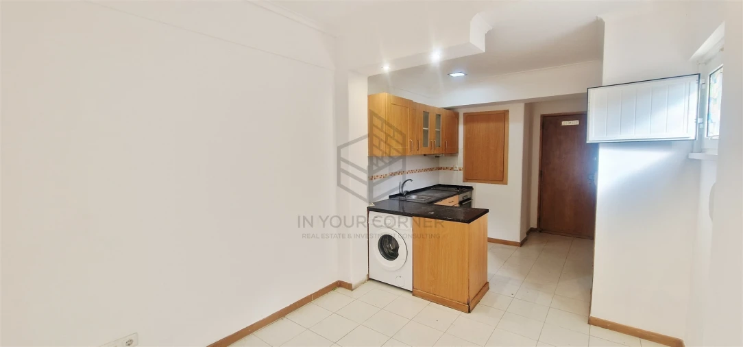 Apartamento T0 para Venda em Beato Foto 8