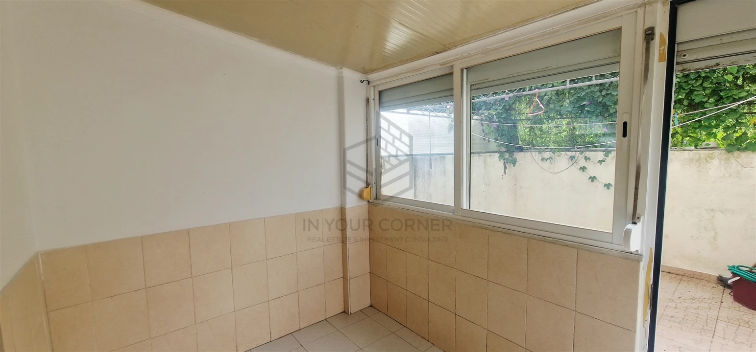 Apartamento T0 para Venda em Beato Foto 5
