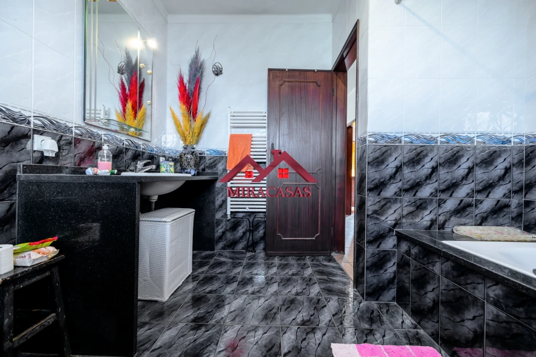 Moradia T4 para Venda em Mira Foto 30