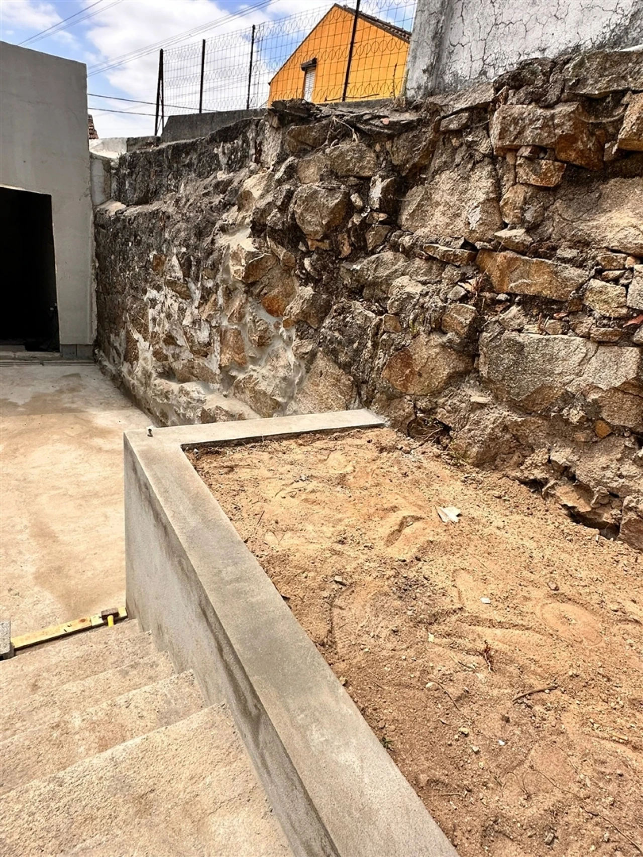 Moradia T3 para Venda em Nogueira e Silva Escura Foto 3