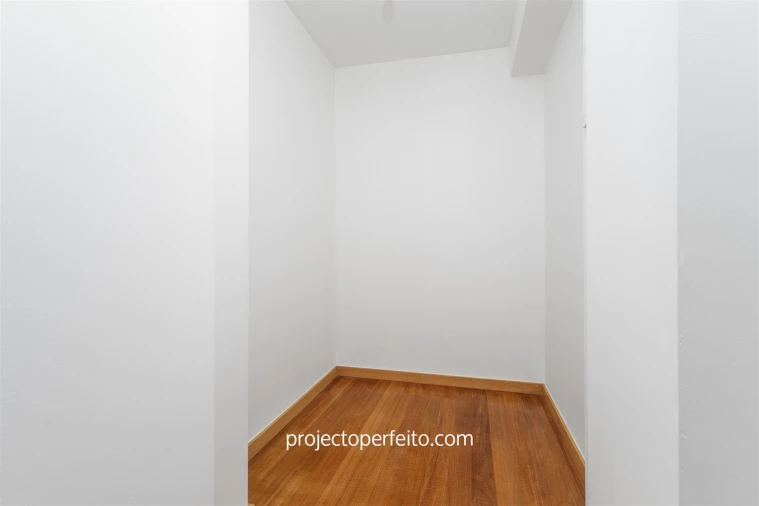 Apartamento T4 para Venda em São Felix da Marinha Foto 32