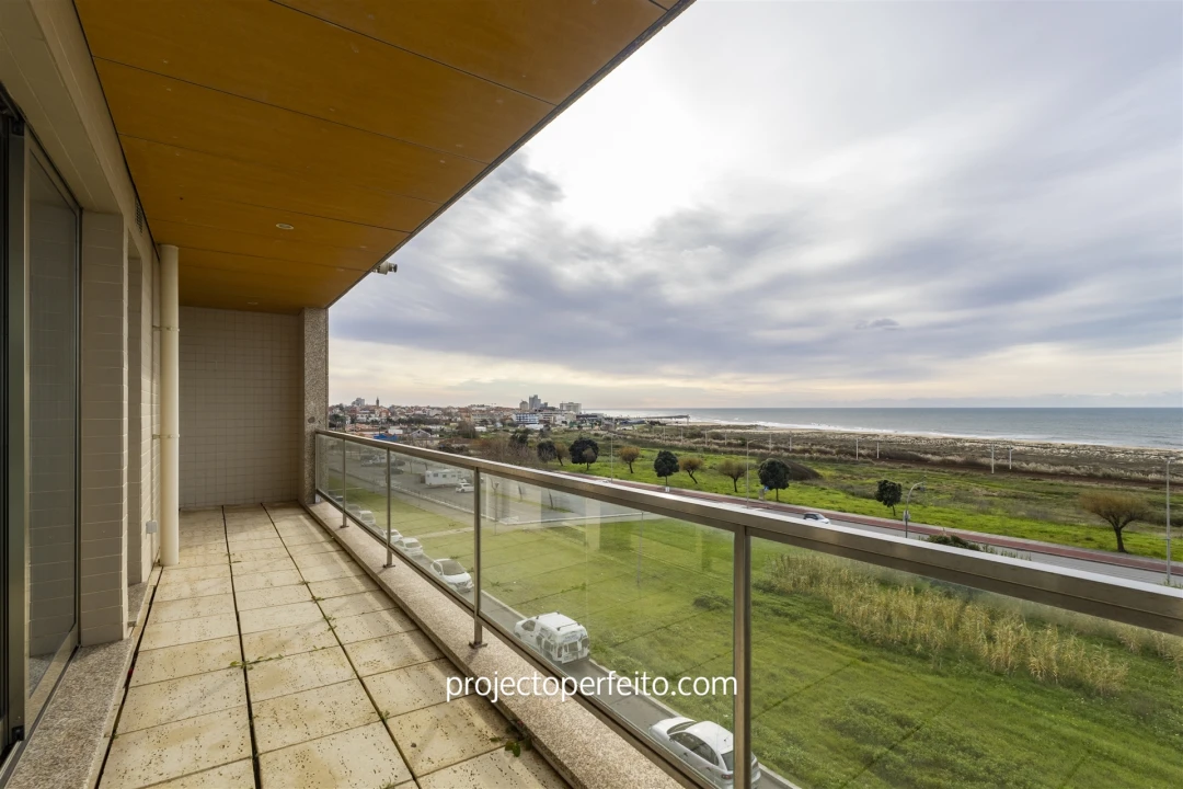 Apartamento T4 para Venda em São Felix da Marinha Foto 15