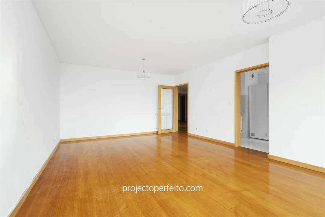 Apartamento T4 para Venda em São Felix da Marinha Foto 9