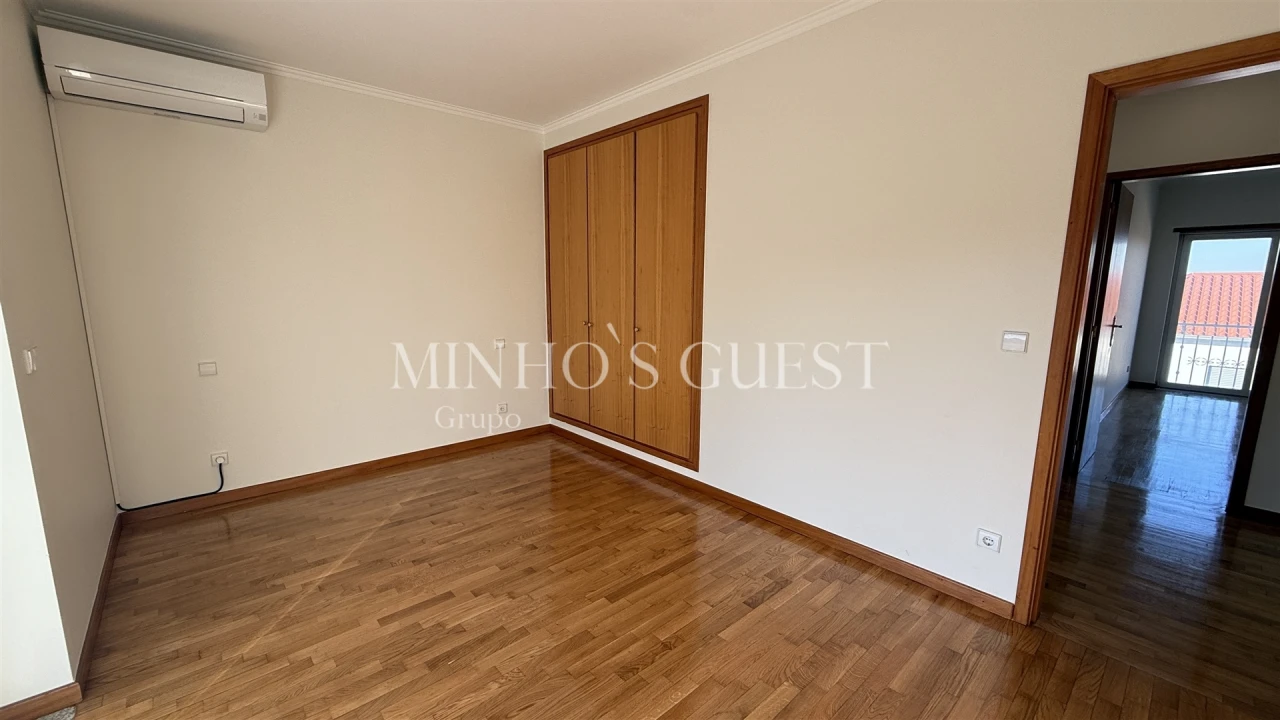 Moradia T3 para Arrendamento em São Vicente (Braga) Foto 18