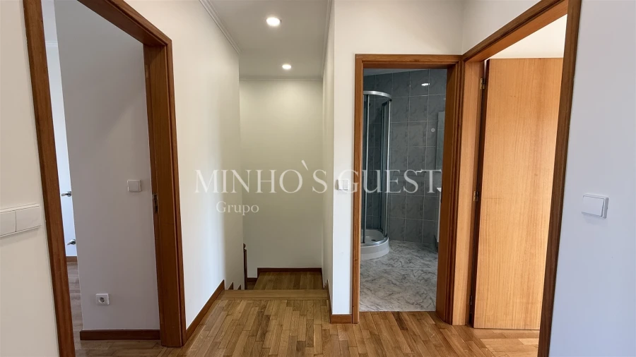 Moradia T3 para Arrendamento em São Vicente (Braga) Foto 25