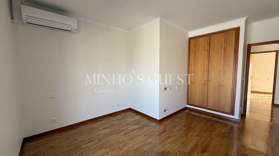 Moradia T3 para Arrendamento em São Vicente (Braga) Foto 4