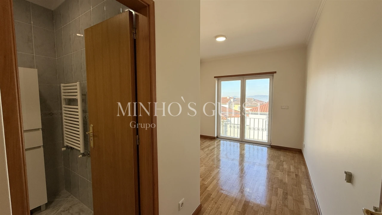 Moradia T3 para Arrendamento em São Vicente (Braga) Foto 7
