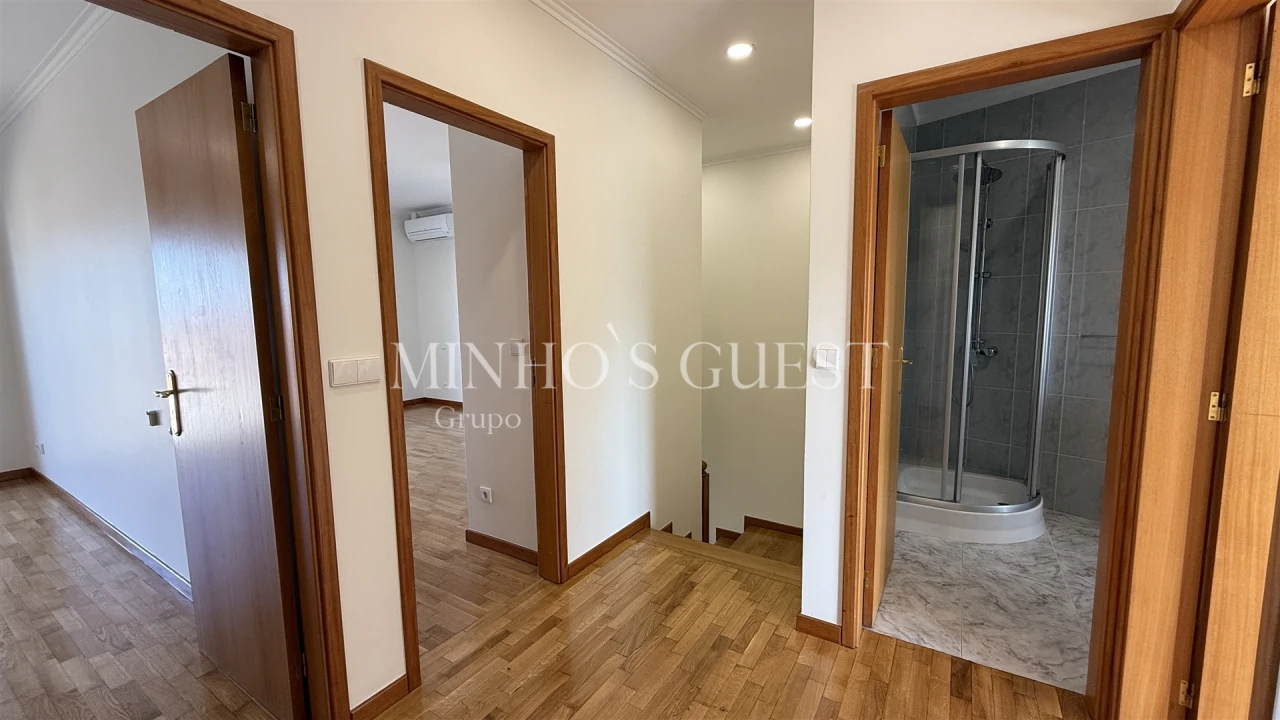 Moradia T3 para Arrendamento em São Vicente (Braga) Foto 24