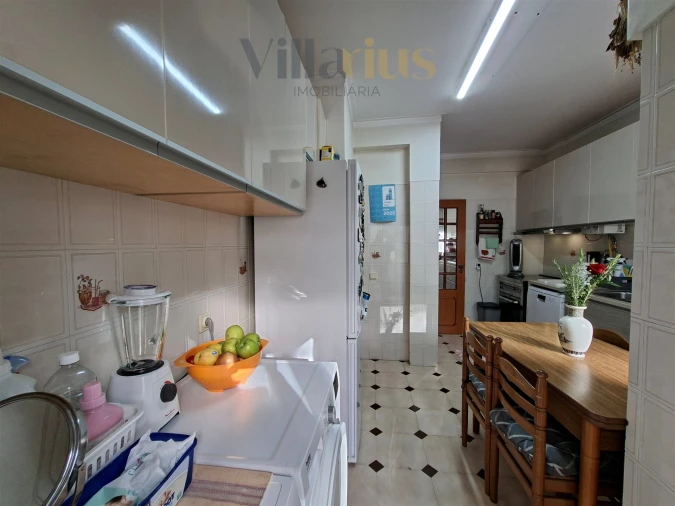 Apartamento T3 para Venda em São João Baptista e Santa Maria dos Olivais Foto 3