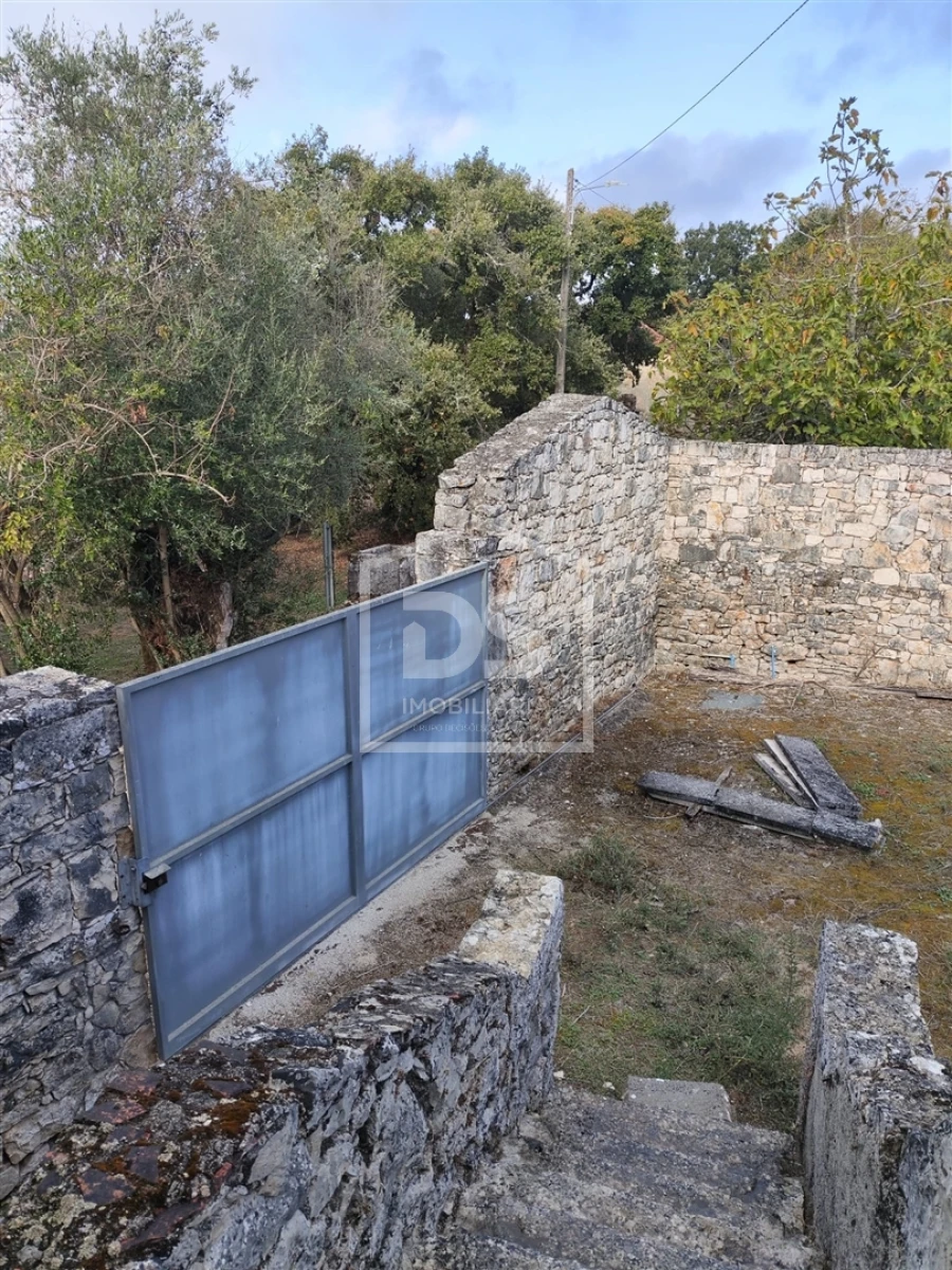 Moradia T1 para Venda em Nossa Senhora das Misericordias Foto 8