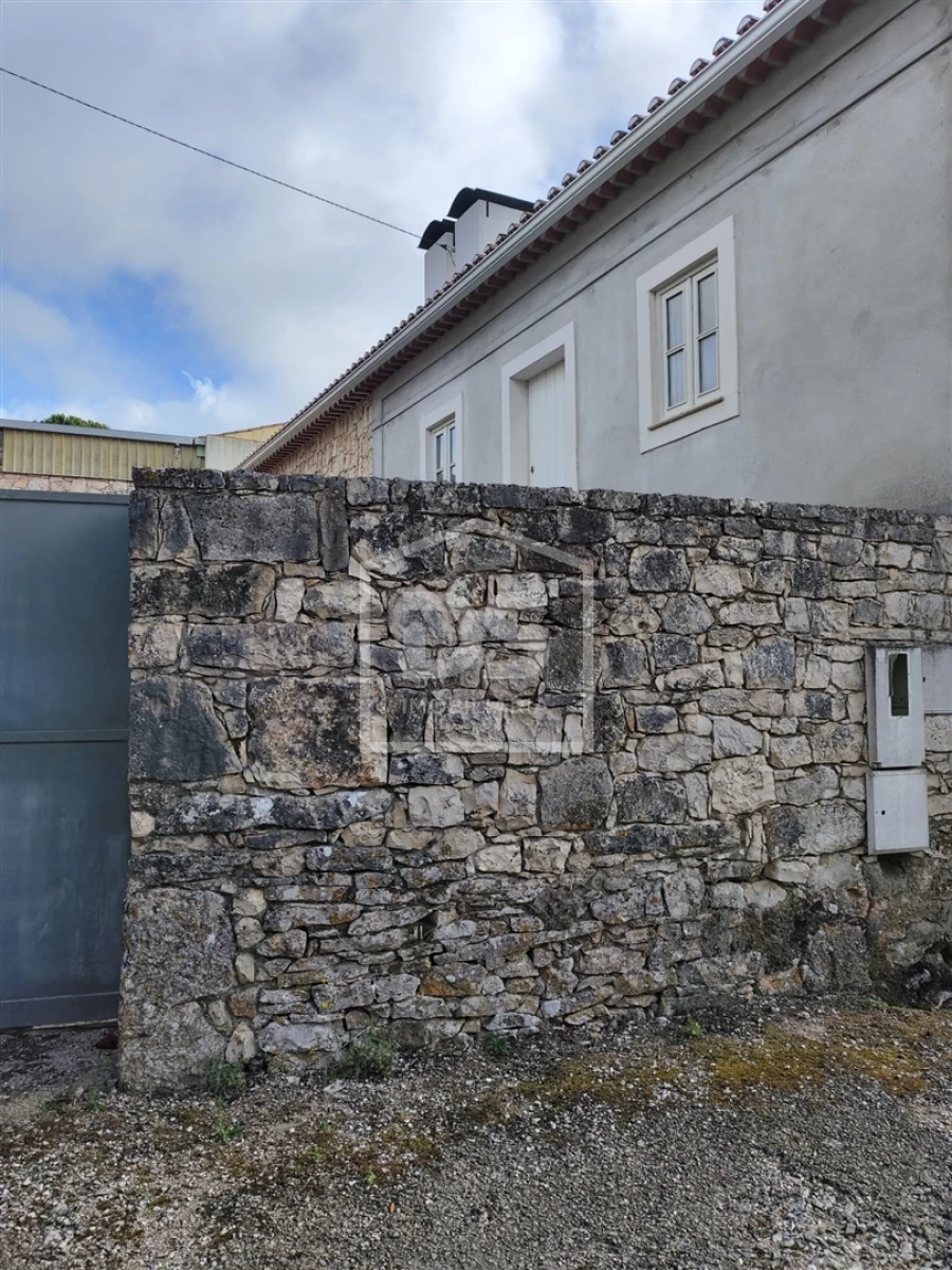 Moradia T1 para Venda em Nossa Senhora das Misericordias Foto 4