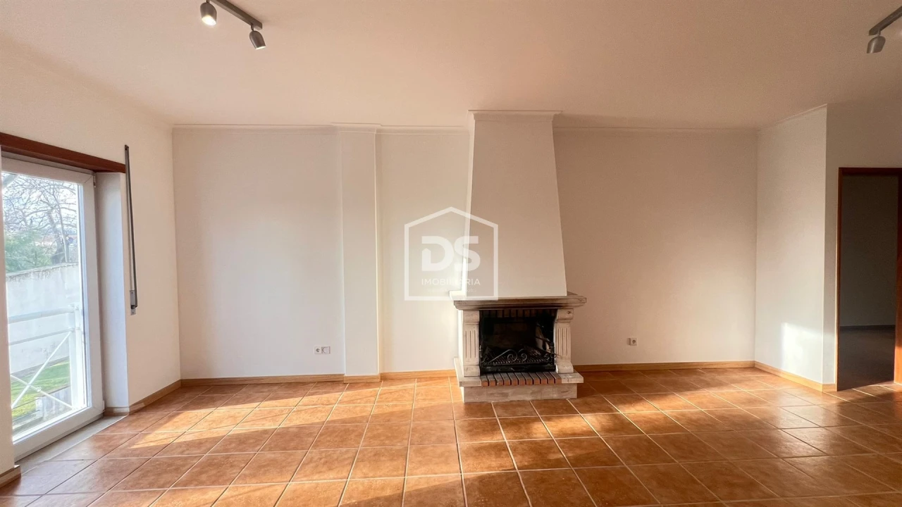 Apartamento T2 para Venda em Soure Foto 4