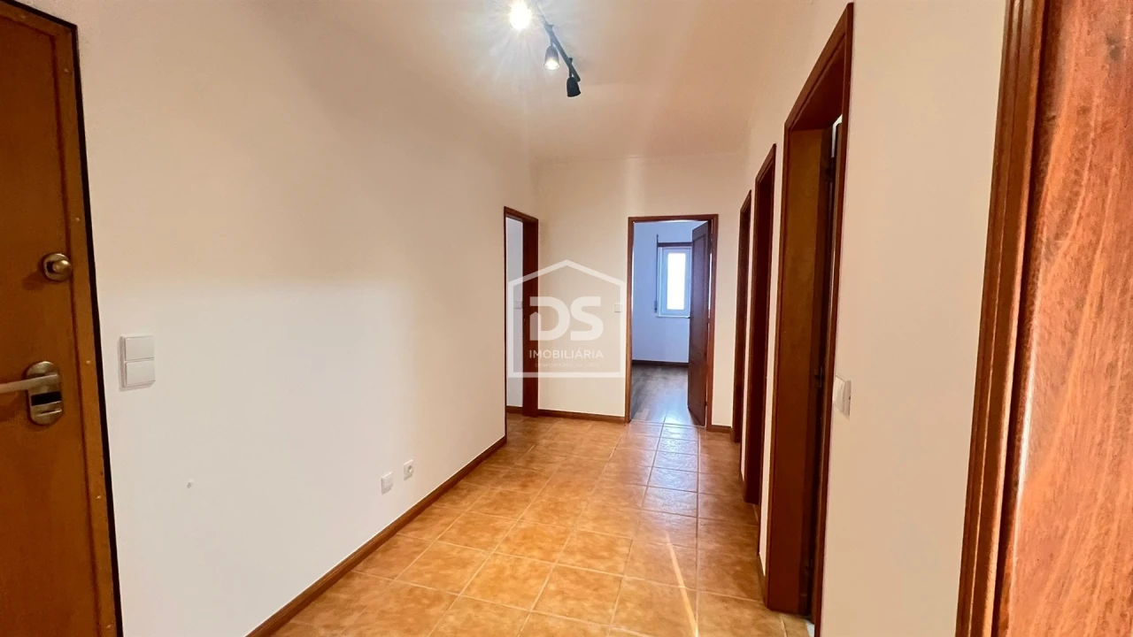 Apartamento T2 para Venda em Soure Foto 6