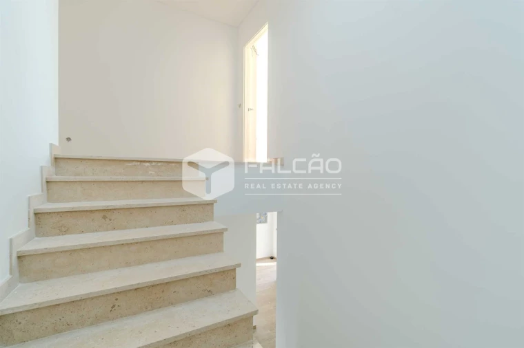 Moradia T4 para Venda em Marvila, Ribeira Santarém, São Salvador, São Nicolau Foto 16