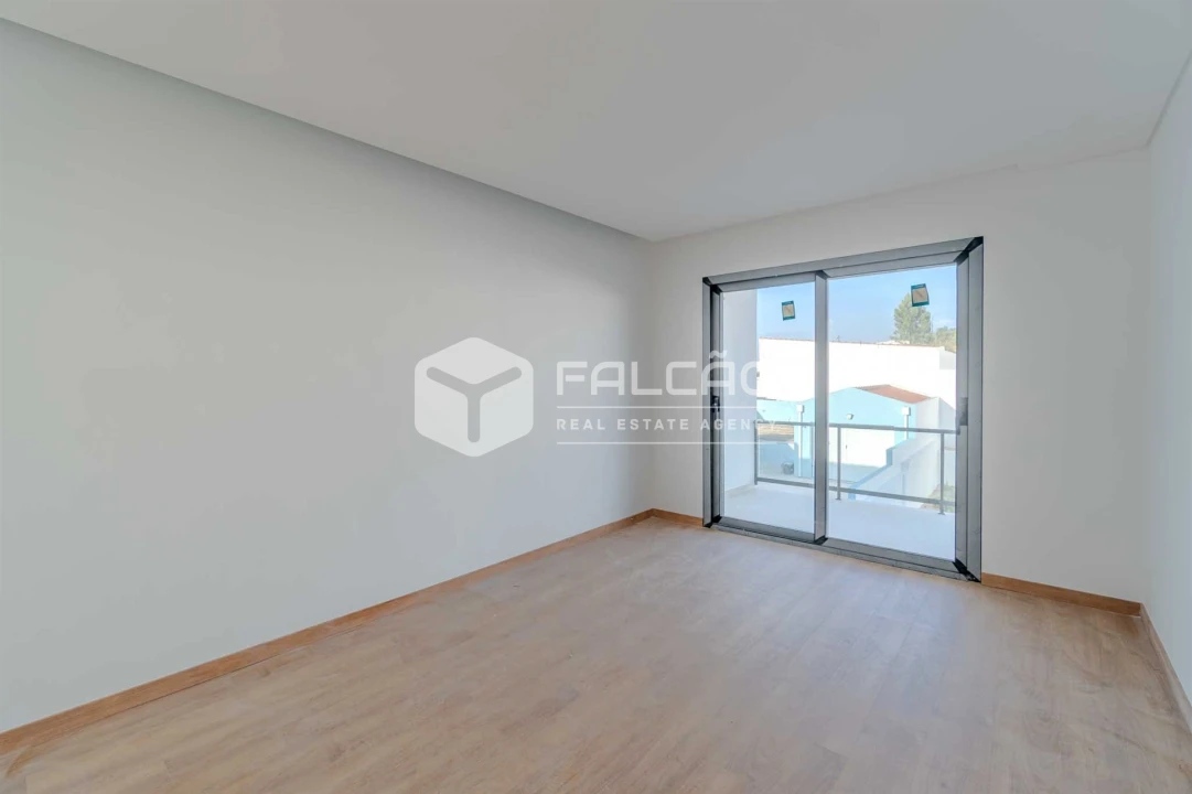 Moradia T4 para Venda em Marvila, Ribeira Santarém, São Salvador, São Nicolau Foto 26