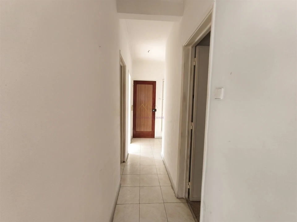 Apartamento T2 para Venda em Carnaxide e Queijas Foto 21