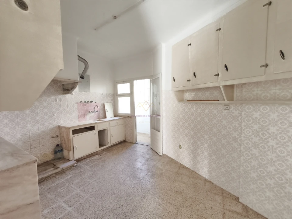 Apartamento T2 para Venda em Carnaxide e Queijas Foto 1