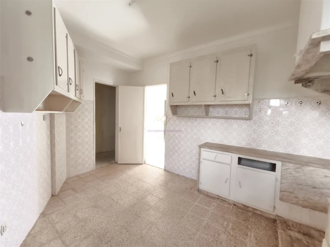 Apartamento T2 para Venda em Carnaxide e Queijas Foto 2