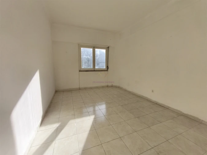 Apartamento T2 para Venda em Carnaxide e Queijas Foto 9