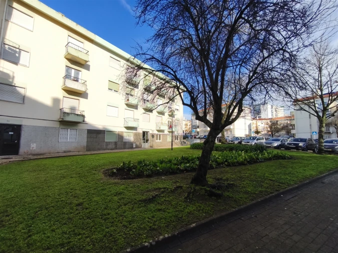 Apartamento T2 para Venda em Carnaxide e Queijas Foto 27